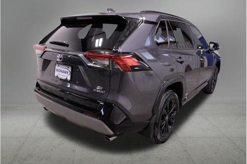 2022 Toyota RAV4 Hybrid SE