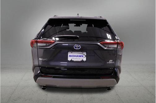 2022 Toyota RAV4 Hybrid SE
