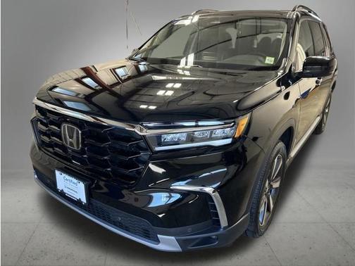 Crystal Black Pearl 2024 Honda Pilot Touring 8-Passenger