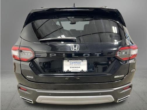 Crystal Black Pearl 2024 Honda Pilot Touring 8-Passenger