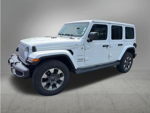 Bright White Clearcoat 2022 Jeep Wrangler Unlimited Sahara
