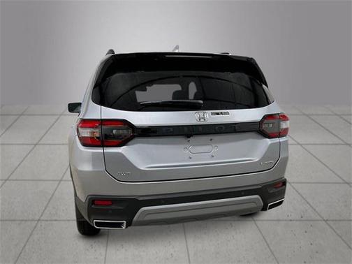 2025 Honda Pilot Touring 8-Passenger