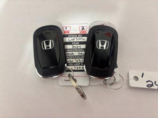 Platinum White Pearl 2024 Honda HR-V AWD Sport