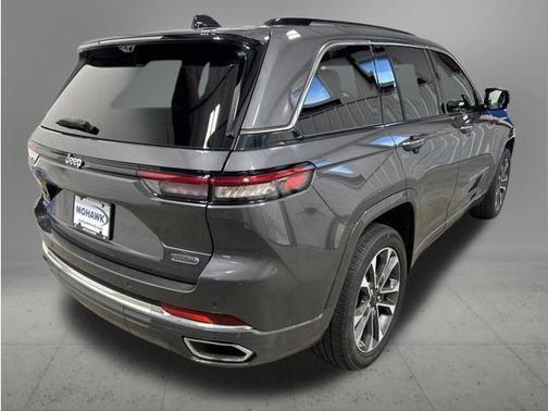 Baltic Gray Metallic Clearcoat 2023 Jeep Grand Cherokee 4xe Overland