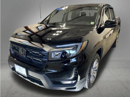 Crystal Black Pearl 2025 Honda Ridgeline RTL