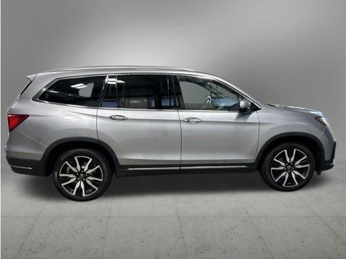 Lunar Silver Metallic 2020 Honda Pilot Touring 8-Passenger
