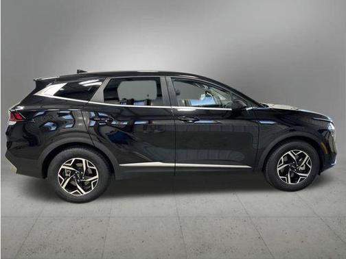 Fusion Black 2023 Kia Sportage LX