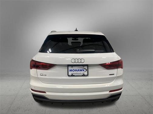 2024 Audi Q3 Premium 45 TFSI S line quattro Tiptronic