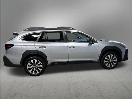 Ice Silver Metallic 2023 Subaru Outback Limited