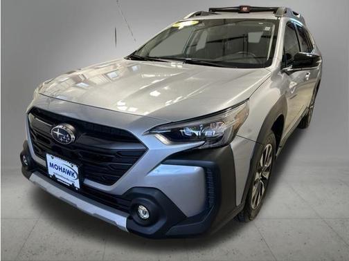 Ice Silver Metallic 2023 Subaru Outback Limited