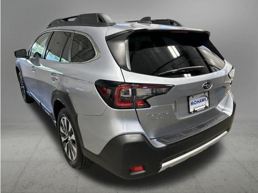Ice Silver Metallic 2023 Subaru Outback Limited