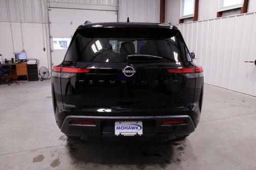 2022 Nissan Pathfinder SV 4WD