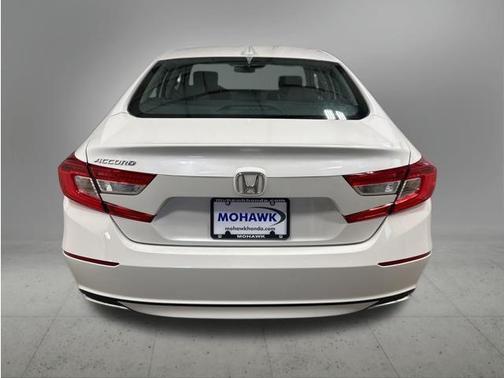 Platinum White Pearl 2019 Honda Accord LX