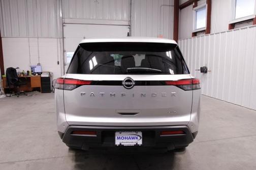 2024 Nissan Pathfinder S 4WD