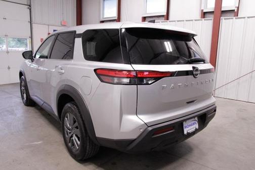 2024 Nissan Pathfinder S 4WD