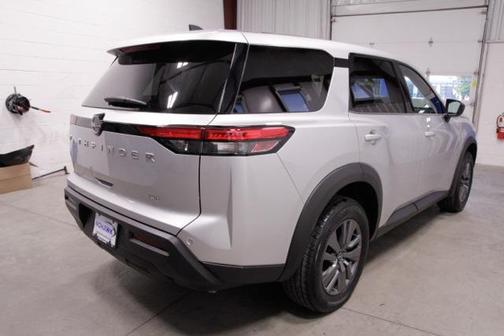 2024 Nissan Pathfinder S 4WD