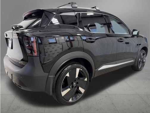 Super Black 2026 Nissan Kicks SR