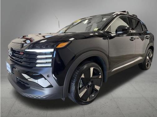 Super Black 2026 Nissan Kicks SR