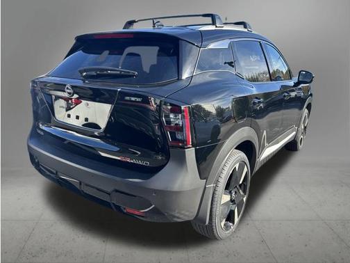 Super Black 2026 Nissan Kicks SR