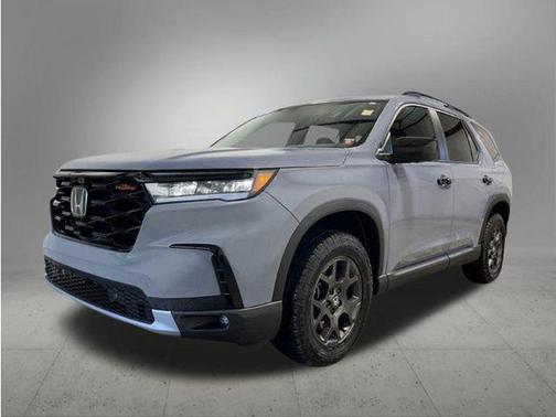 Gray 2025 Honda Pilot TrailSport SUV