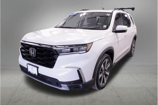 2023 Honda Pilot Touring 8-Passenger