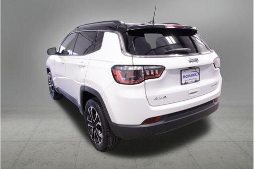 Bright White Clearcoat 2022 Jeep Compass Limited