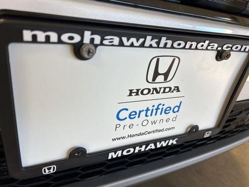 Platinum White Pearl 2023 Honda Pilot Touring 8-Passenger