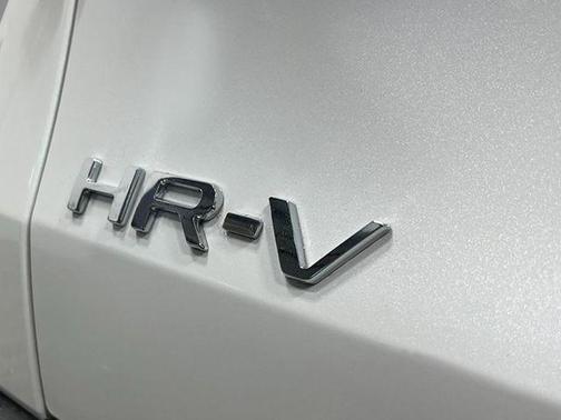 White 2027 Honda HR-V LX