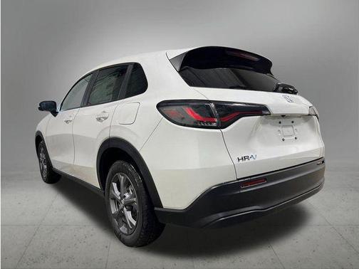 White 2027 Honda HR-V LX