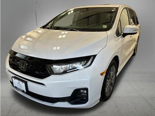 Platinum White Pearl 2026 Honda Odyssey Touring