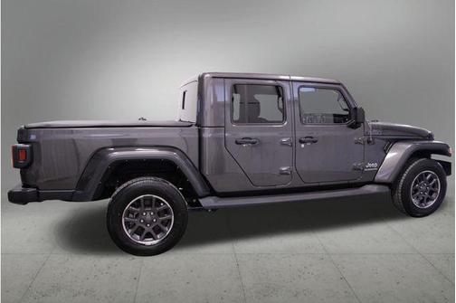 Granite Crystal Metallic Clearcoat 2022 Jeep Gladiator Overland