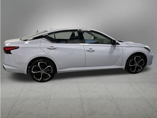 Gray Sky Pearl 2024 Nissan Altima SR Intelligent AWD