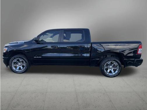 Diamond Black Crystal Pearlcoat 2023 RAM 1500 Big Horn/Lone Star