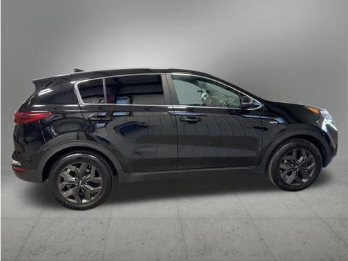 Black Cherry Pearl 2022 Kia Sportage LX