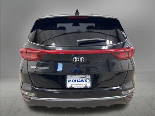 Black Cherry Pearl 2022 Kia Sportage LX