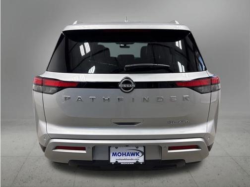 Brilliant Silver Metallic 2025 Nissan Pathfinder SL 4WD