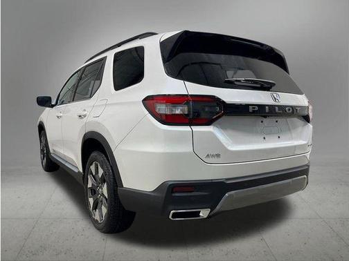 White 2026 Honda Pilot Touring 8-Passenger
