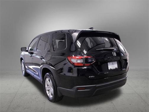 2023 Honda Pilot AWD LX