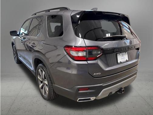 Modern Steel Metallic 2023 Honda Pilot AWD Elite