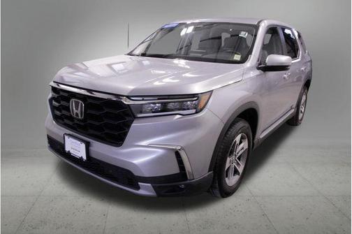 2023 Honda Pilot AWD EX-L 8 Passenger