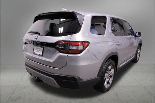 2023 Honda Pilot AWD EX-L 8 Passenger