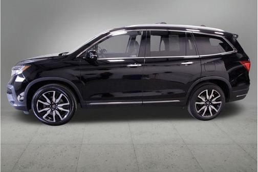 2022 Honda Pilot Touring 8-Passenger