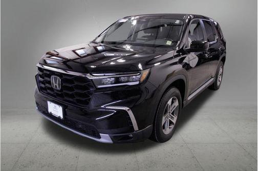 Crystal Black Pearl 2023 Honda Pilot AWD EX-L 7 Passenger