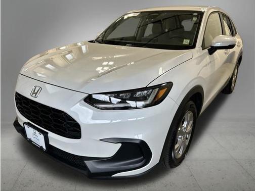 Platinum White Pearl 2023 Honda HR-V LX
