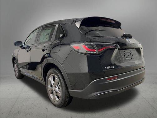 Crystal Black Pearl 2027 Honda HR-V LX