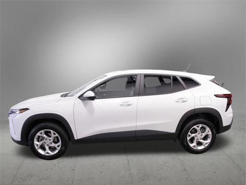 2025 Chevrolet Trax LS