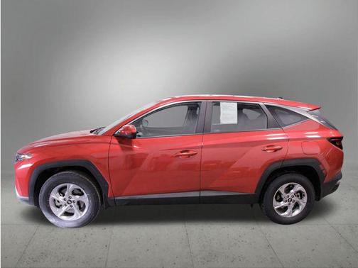 2023 Hyundai TUCSON SE