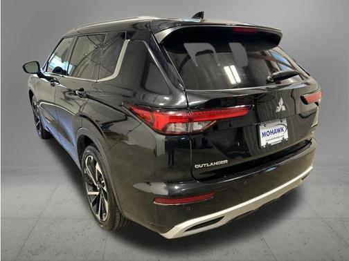 Black Diamond 2024 Mitsubishi Outlander SEL S-AWC