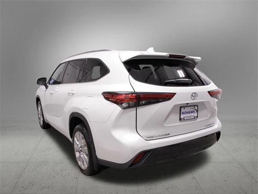 2022 Toyota Highlander Limited