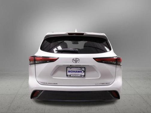 2022 Toyota Highlander Limited